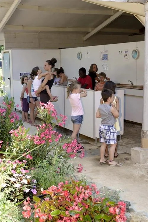 flower-camping-le-domaine-de-gajan-boisseron-l0rfl