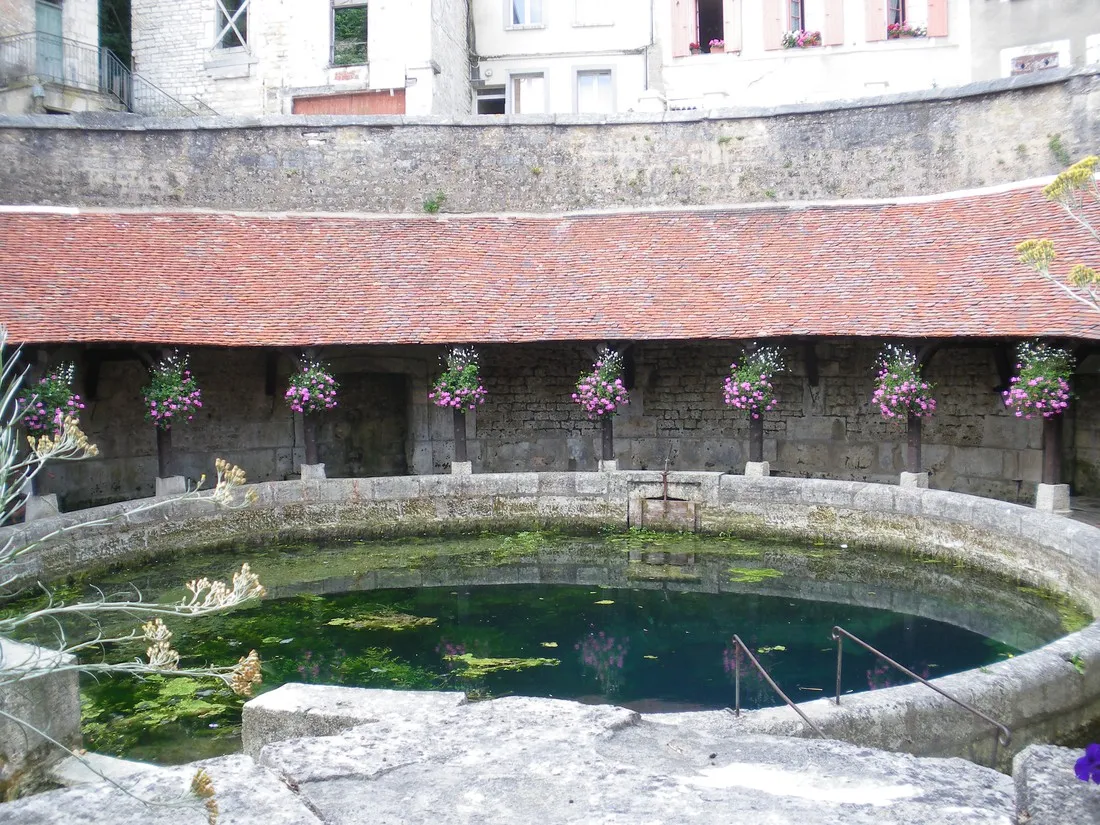 camping-municipal-de-la-cascade-tonnerre-frttq