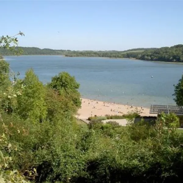 camping-kawan-lac-de-la-liez-langres-uulbs