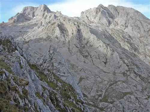 camping-naranjo-de-bulnes-cabrales-mkkmg