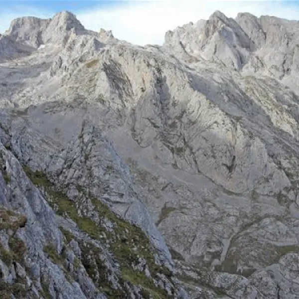 camping-naranjo-de-bulnes-cabrales-mkkmg