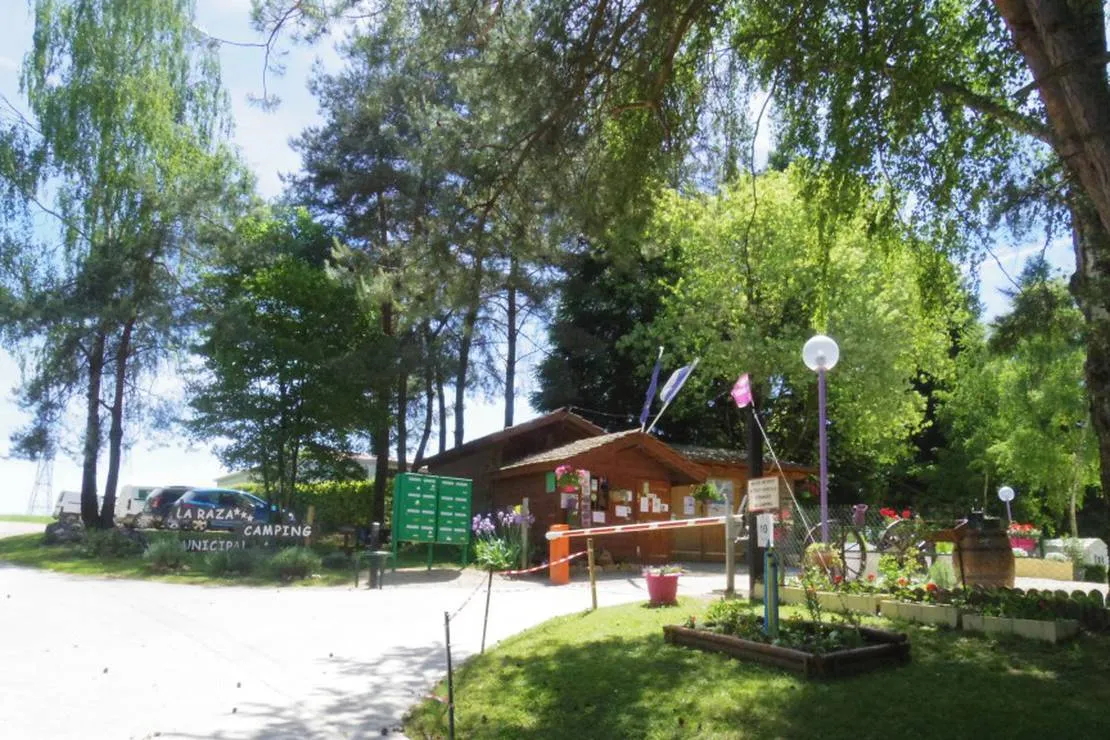 camping-municipal-de-la-razza-meillonnas-jmk2y