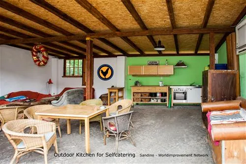 sandino-camping-hostel-berlin-berlin-aimoz
