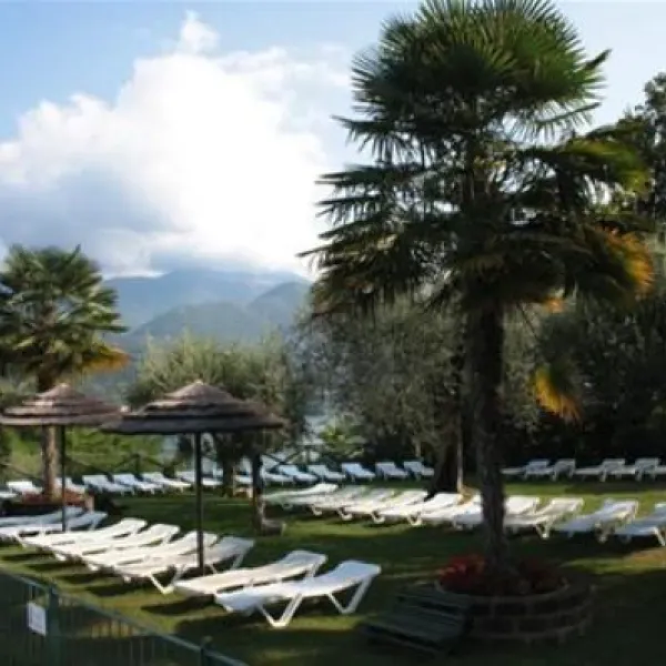 camping-weekend-san-felice-del-benaco-ahuhx