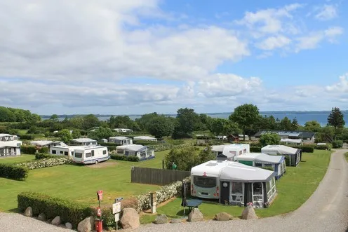 helns-camping-helns-by-put4g