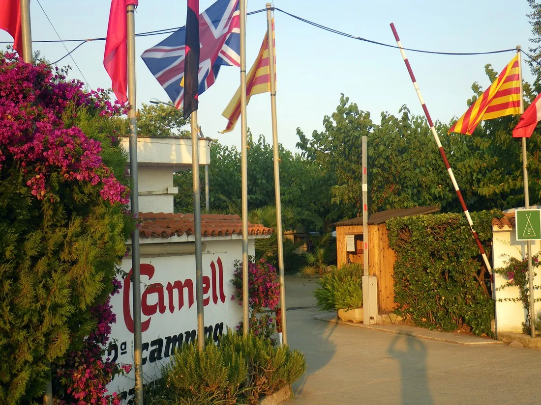 camping-el-camell-pineda-de-mar-4fb8t