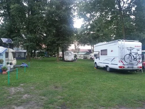 camping-breitehorn-berlin-spandau-9xr9h