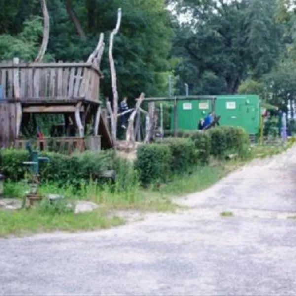 camping-breitehorn-berlin-spandau-fqett