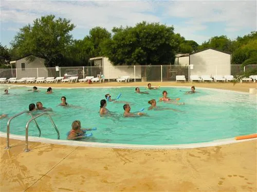 camping-les-amandiers-gallargues-le-montueux-06n7w
