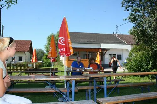 camping-puchner-feldkirchen-an-der-donau-ixxis