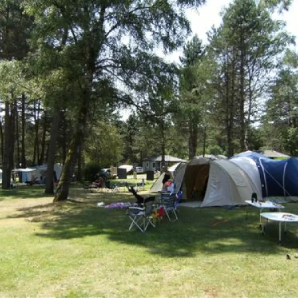 camping-le-vianon-palisse-ta2k4
