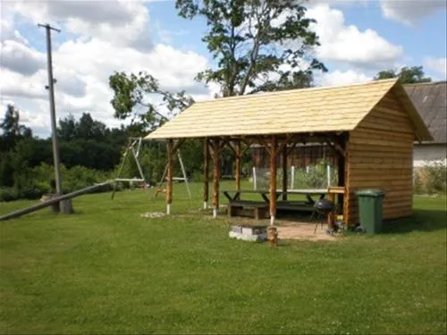 camping-oru-talu-plvamaa-0lnez
