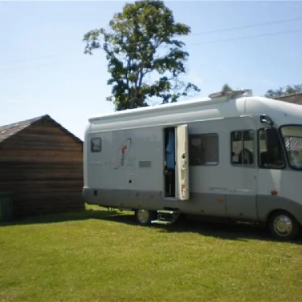 camping-oru-talu-plvamaa-8zr3v