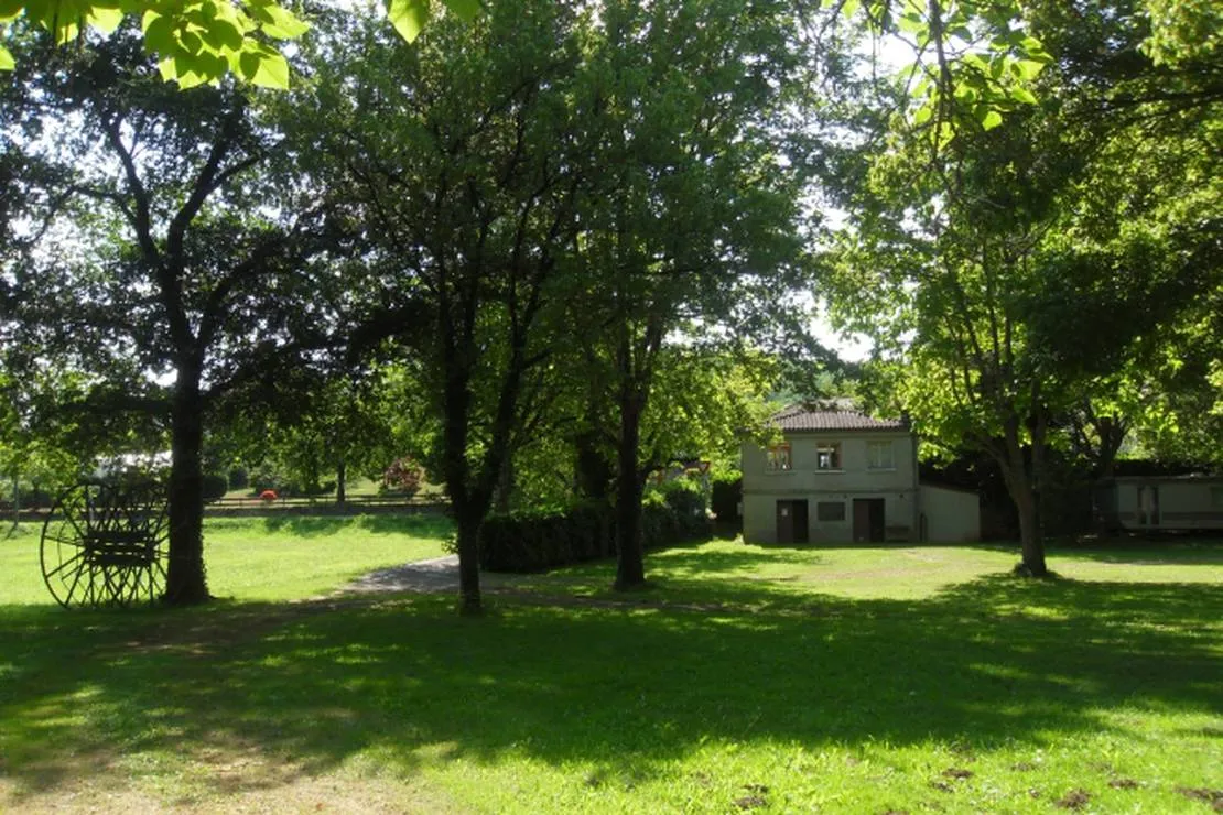camping-la-capelle-monteils-jxgzn