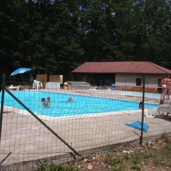 la-presquile-du-puech-des-ouilhes-lacapelle-viescamp-cantal-hj5nm