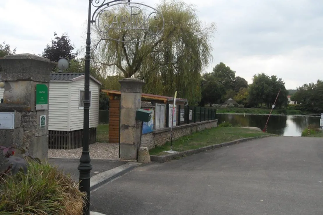 camping-la-saone-jolie-scey-sur-saone-et-st-albin-vleop