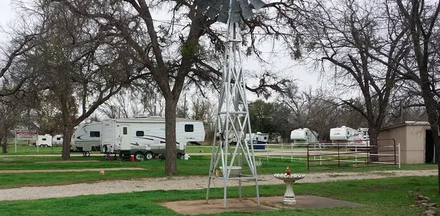 over-yonder-rv-park-olney-o3cpe
