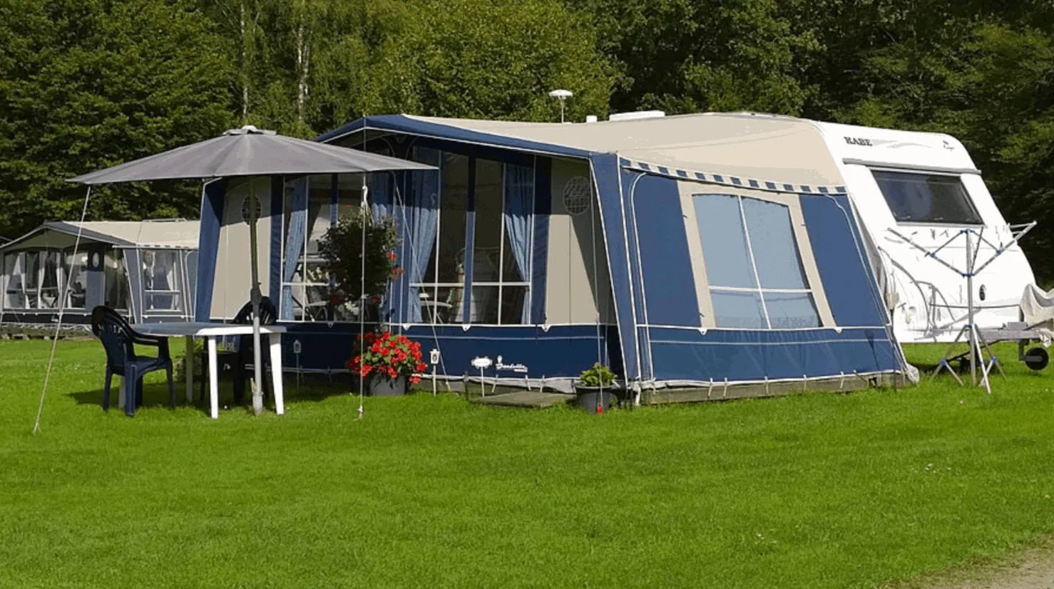lngasjns-camping-stugby-asarum-awniv