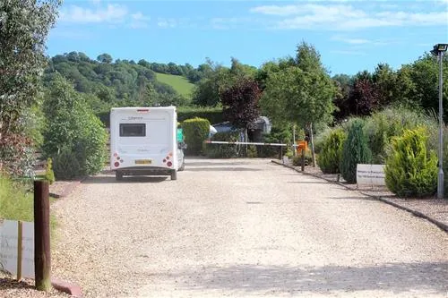 bath-chew-valley-caravan-park-bristol-dlcan