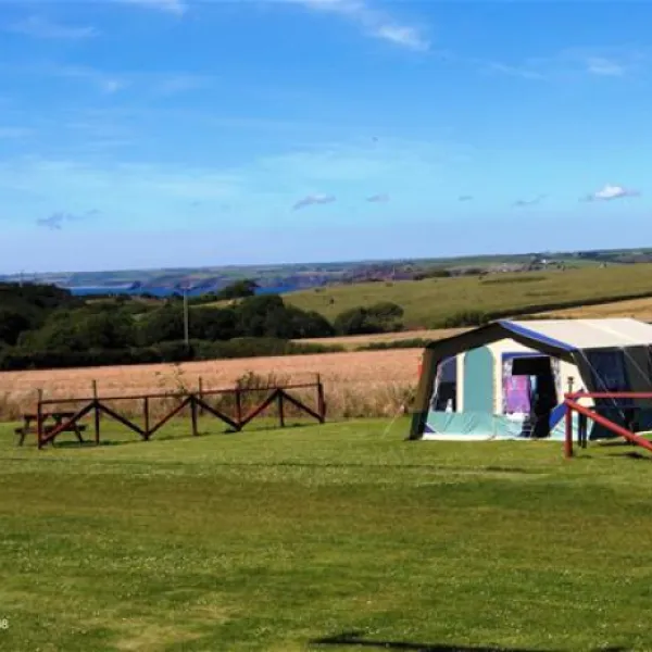 redlands-touring-caravan--camping-park-haverfordwest-fg971