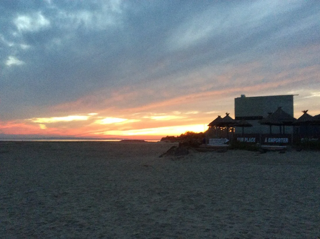 les-sables-dor-glamping-cap-dagde-6n8nq