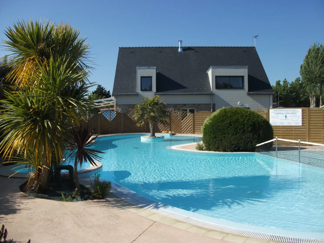camping-lann-brick-locmariaquer-1to7n
