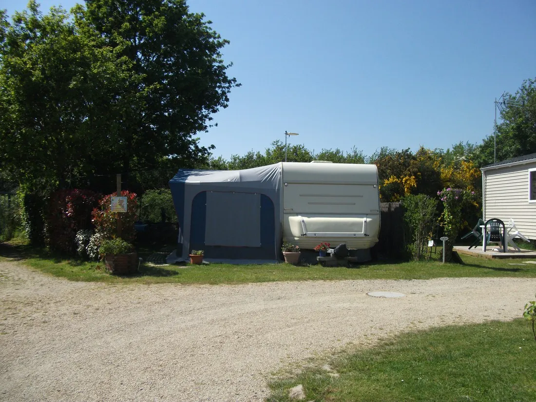 camping-lann-brick-locmariaquer-xzjzn