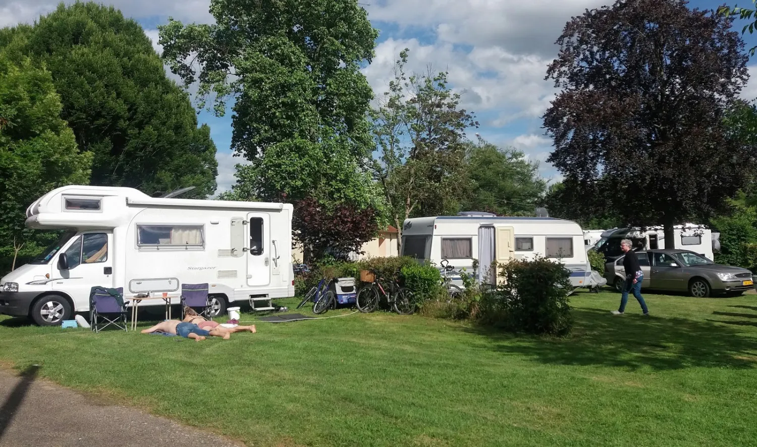 camping-municipal-dauxerre-yonne-jvybc