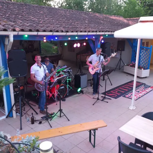 camping-la-fage-la-chapelle-aubareil-6waao