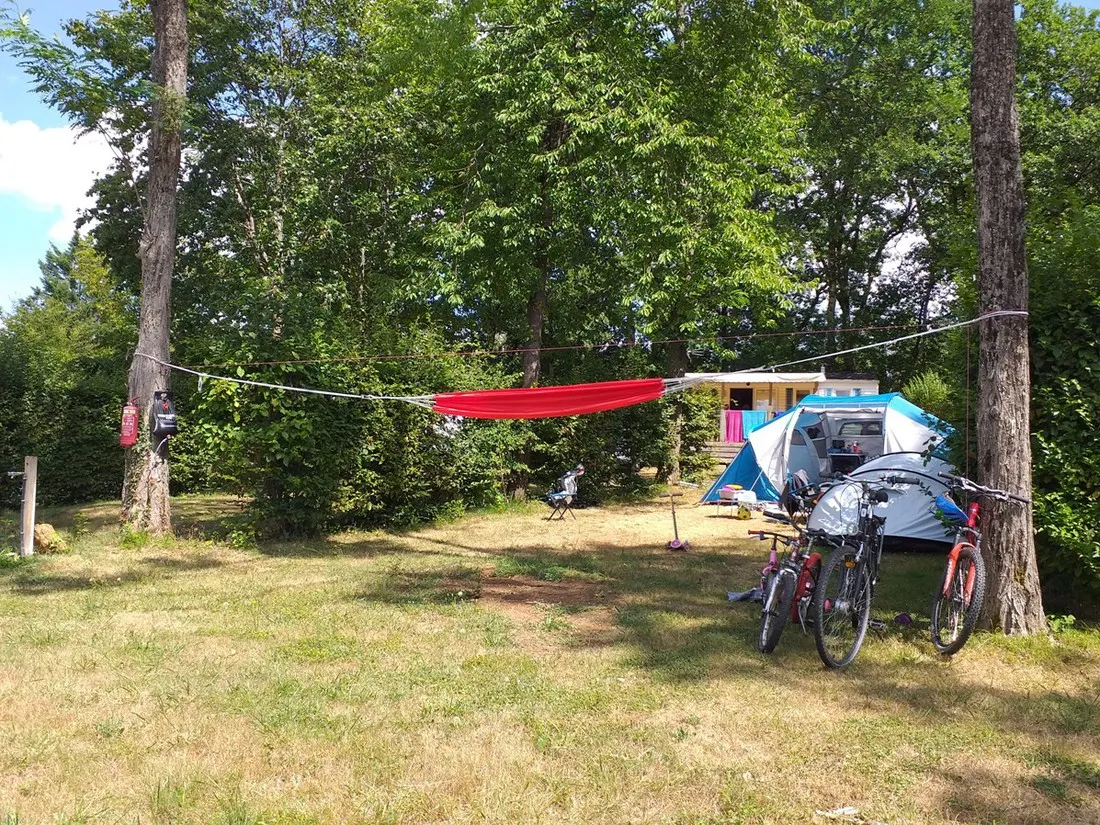 camping-la-fage-la-chapelle-aubareil-7nave