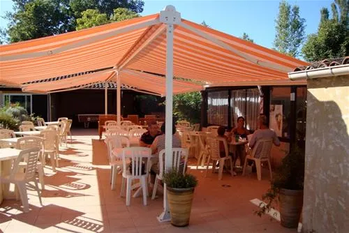 camping-la-fage-la-chapelle-aubareil-szseh