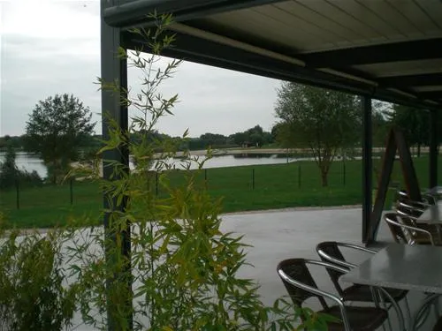 le-domaine-de-louvarel-champagnat-dk09w