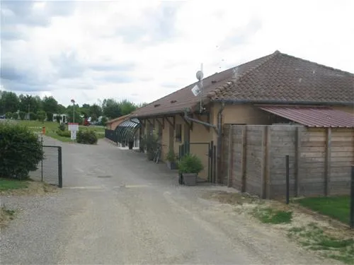 le-domaine-de-louvarel-champagnat-iwrqr