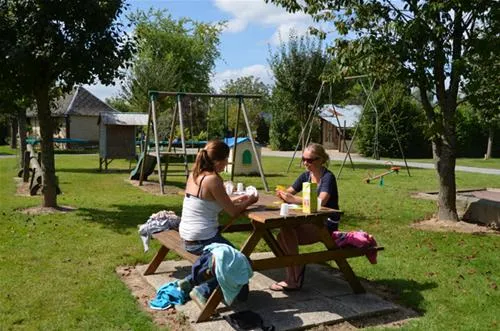 camping-les-pommiers-saintsylvestre-de-cormeilles-15jis