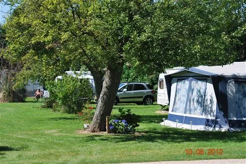camping-les-pommiers-saintsylvestre-de-cormeilles-hfday
