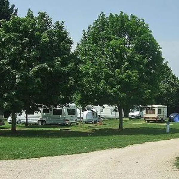 camping-municipal-des-ormes-les-ormes-hquwy