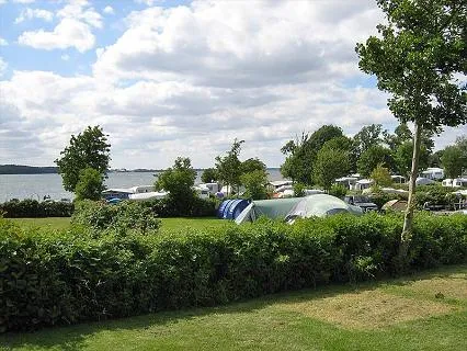 rons-strand-camping-nrre-by-dxomu