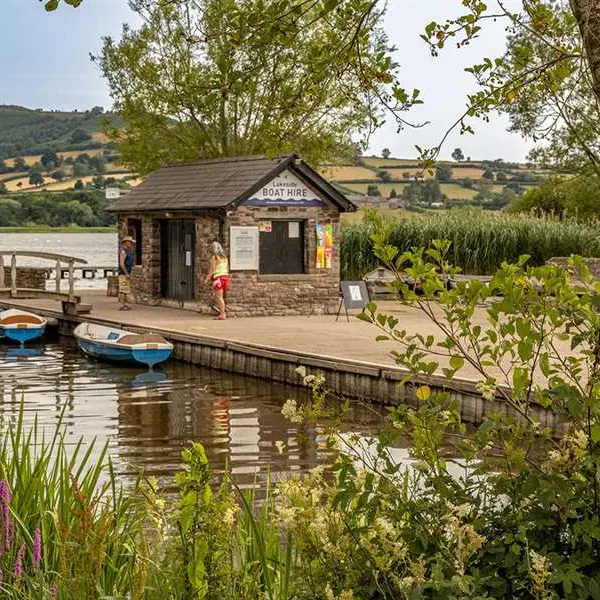 lakeside-c-c-park-llangorse-1full