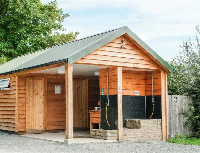 lakeside-c-c-park-llangorse-mcoxy