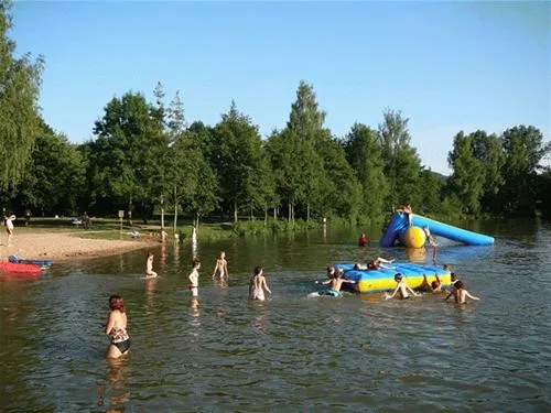 campingplatz-am-badesee-sulzfeld-6fx60