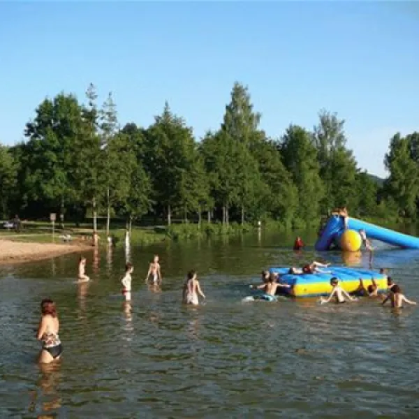 campingplatz-am-badesee-sulzfeld-6fx60