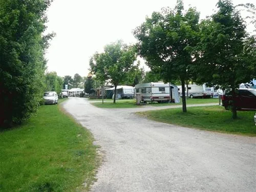 campingplatz-am-badesee-sulzfeld-nlmeh