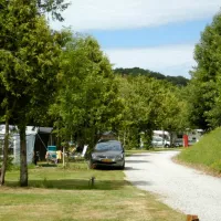 camping-la-perle-st-medard-la-rochette-jzjly