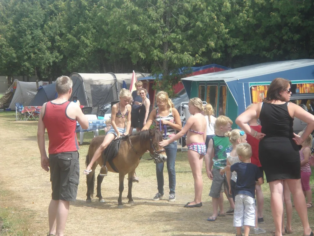 camping-la-perle-st-medard-la-rochette-ptwzm