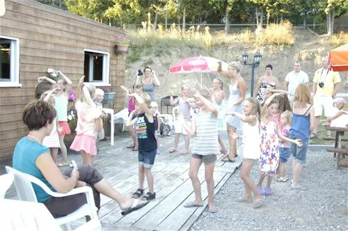 camping-la-perle-st-medard-la-rochette-t1km2
