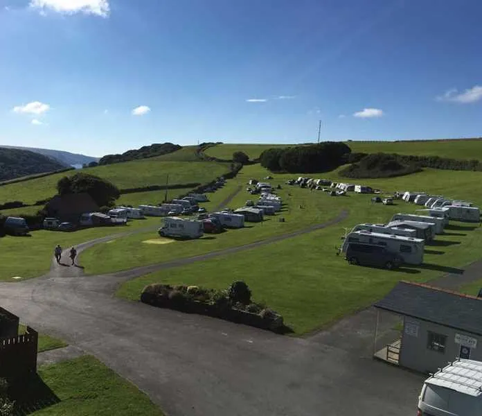 higher-rew-touring-caravan-camping-park-kingsbridge-gnuie