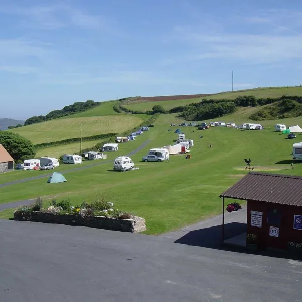 higher-rew-touring-caravan-camping-park-kingsbridge-mezem