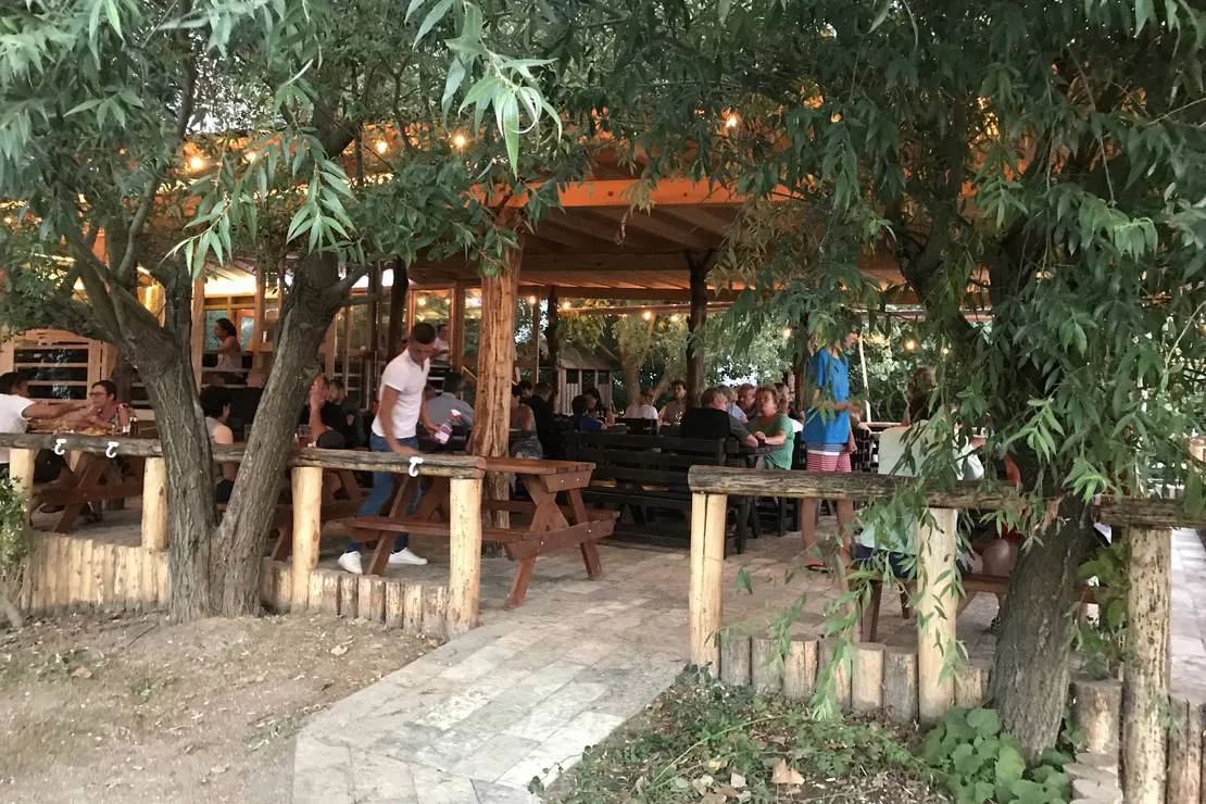 camping-lake-shkodra-resort-albania-grile-vrake-0qja6