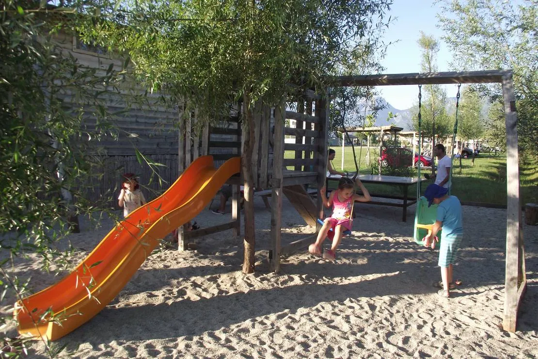 camping-lake-shkodra-resort-albania-grile-vrake-2hr3z