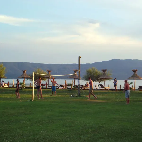 camping-lake-shkodra-resort-albania-grile-vrake-cmdt7